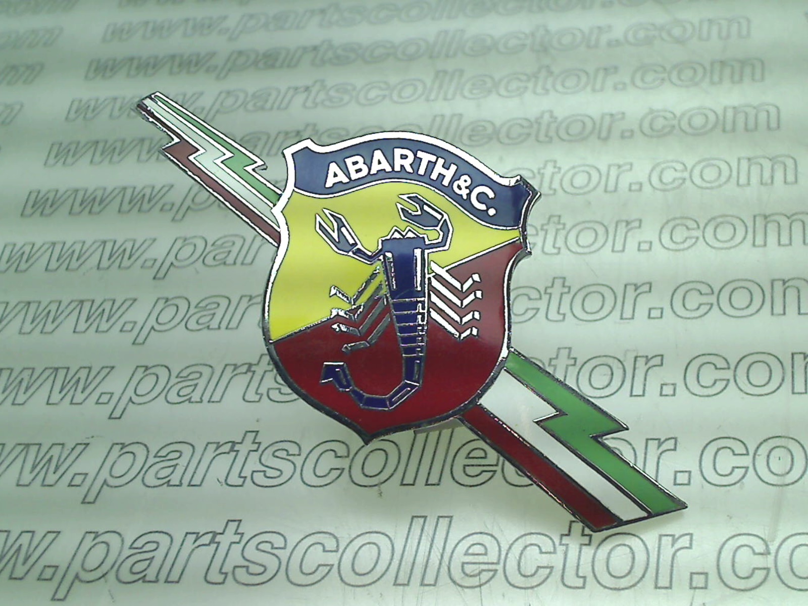 SCORPION WITH TRICOLOR ITALIAN FLAG MEDAL